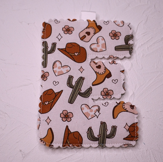 Scolloped letter - E