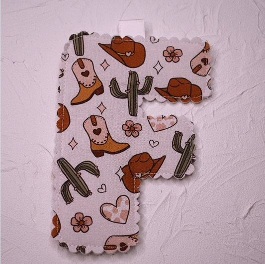 Scolloped letter - F