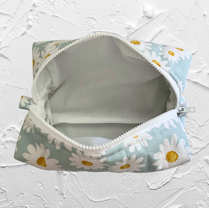 Deluxe on the go bag - blue daisy