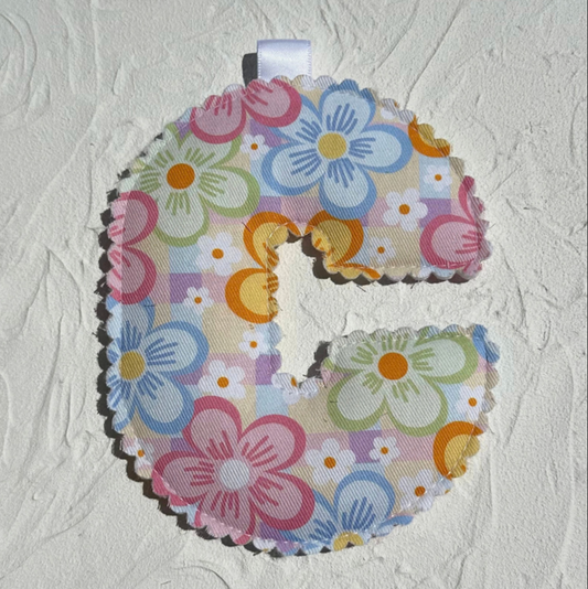 Scolloped letter - C